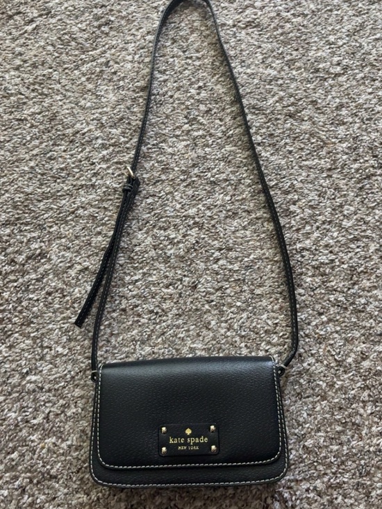 kate spade Handbags - kate spade black pebble leather crossbody with gold plaque